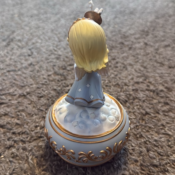 Precious Moments Trumpeting Angel Musical - Picture 3 of 4